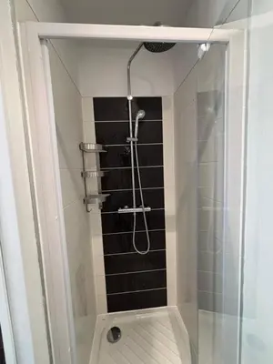 Salle de bains dans l'établissement Maison Gambetta - 4 chambres 4 SDB - 5 min Cathédrale