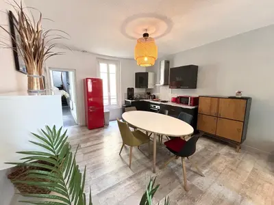 Cuisine ou kitchenette dans l'établissement Maison Gambetta - 4 chambres 4 SDB - 5 min Cathédrale