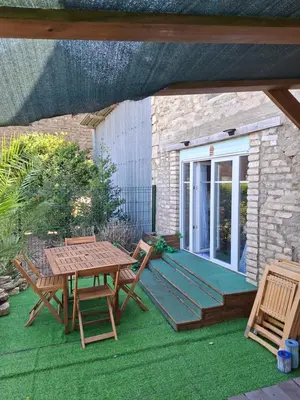 Jardin de l'établissement Maison spacieuse et calme