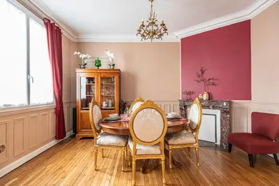 Coin salon dans l'établissement Le Louis XV Halte à Reims centre