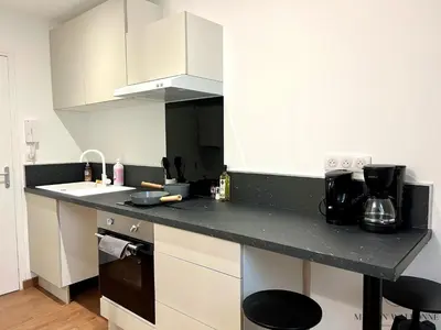 Cuisine ou kitchenette dans l'établissement Le nid Rémois -Pied à terre en champagne