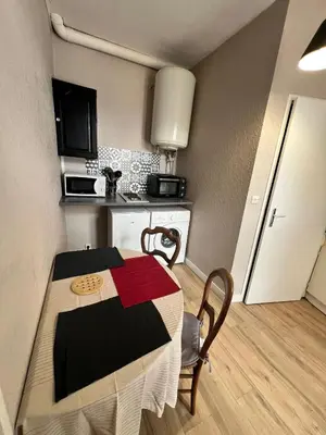 Cuisine ou kitchenette dans l'établissement Studio du centre - L'Artdu'Net -