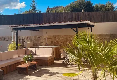 Terrasse ou espace extérieur de l'établissement La Nomalina