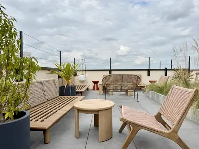 Balcon ou terrasse dans l'établissement We Live Inn Sharies Reims - C205