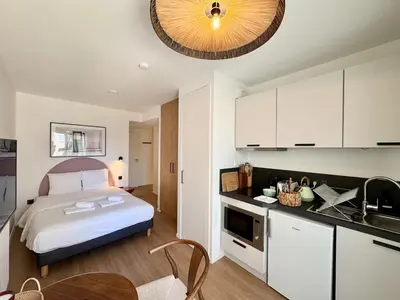 Cuisine ou kitchenette dans l'établissement We Live Inn Sharies Reims - C403
