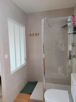 Salle de bains dans l'établissement A l'ombre du mûrier