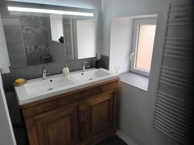 Salle de bains dans l'établissement Gîte des castors