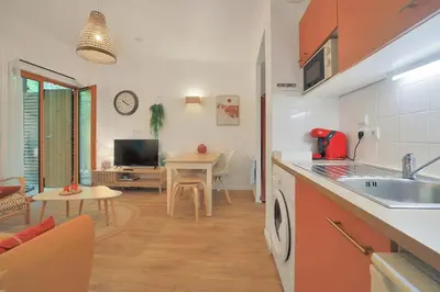 Cuisine ou kitchenette dans l'établissement Les Charmes C24B - Le Val Joly