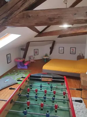 Billard dans l'établissement La Crécynade - near Disneyland and Parrot World