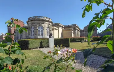 Jardin de l'établissement Charmant Gite En Campagne