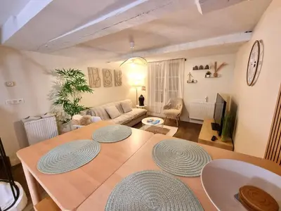 Coin salon dans l'établissement Triplex bohème près du Château à Sedan, idéal 2 couples, ONLY ADULTS