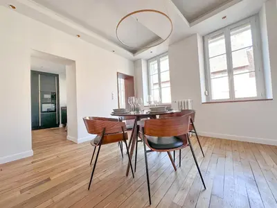 Plan de l'établissement Uniq'Home Luxe Design et Sauna Centre Historique