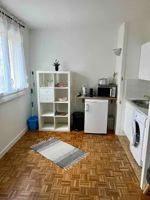 Cuisine ou kitchenette dans l'établissement Le Studio Lumineux