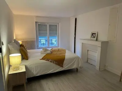 Un ou plusieurs lits dans un hébergement de l'établissement Beau Repère Coulommiers 77