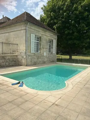 Piscine de l'établissement Prieuré Sainte Geneviève ou située à proximité