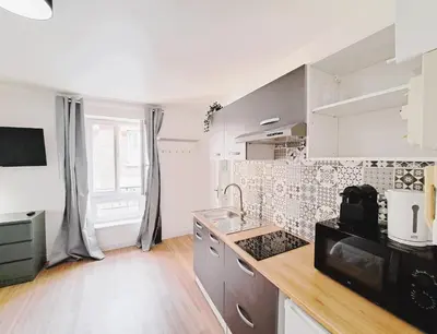 Cuisine ou kitchenette dans l'établissement Palerme - 2P - confortable studio