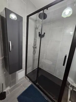 Salle de bains dans l'établissement Cosy cocon au cœur de L'Isle - Centre ville