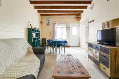Télévision ou salle de divertissement dans l'établissement Gîte Ma Campagne - Avec sauna