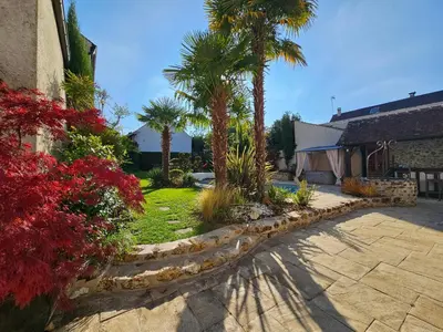 Jardin de l'établissement Villa familiale La Finca du champ de l'eau Avec sauna jacuzzi proche de Disney et Paris