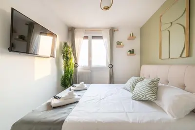 Un ou plusieurs lits dans un hébergement de l'établissement Luxurious 3 Bedrooms Sauna Jacuzzi