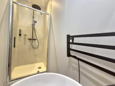 Salle de bains dans l'établissement Bogota - Charme central à Reims - 6P