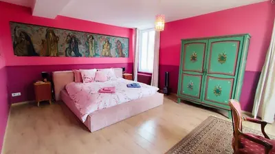 Un ou plusieurs lits dans un hébergement de l'établissement Wisdom - Mansion, with majestic charm