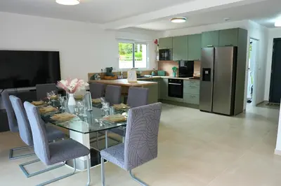 Cuisine ou kitchenette dans l'établissement Maison détente & confort près de Disney - 25 min