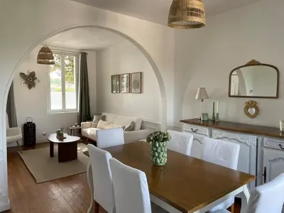Coin salon dans l'établissement La petite Compiégnoise