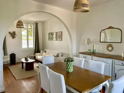 Coin salon dans l'établissement La petite Compiégnoise