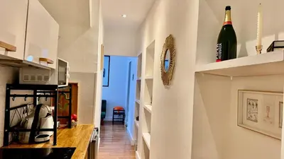 Cuisine ou kitchenette dans l'établissement La Bulle Millésimée - à deux pas de la Gare et de l'Avenue de Champagne