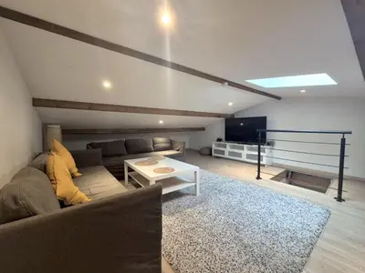 Télévision ou salle de divertissement dans l'établissement Dubaï - Élégant logement rémois - 10P