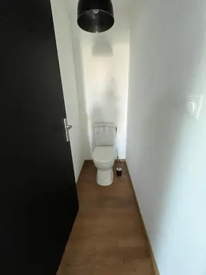 Salle de bains dans l'établissement Studio Centre Bourg Arrivée et Départ Autonome