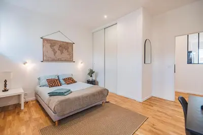 Un ou plusieurs lits dans un hébergement de l'établissement Stuart elegance with Cathedral view, Ideal for Families