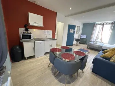 Cuisine ou kitchenette dans l'établissement C Oslo - Appartement spacieux proche centre-ville