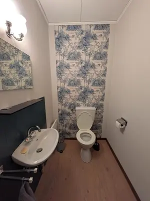 Salle de bains dans l'établissement Maison de location
