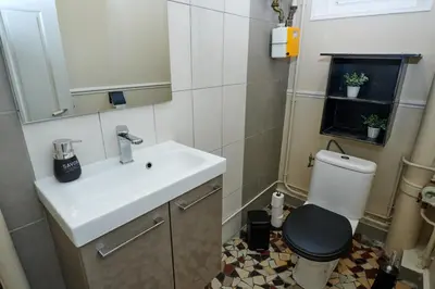 Salle de bains dans l'établissement HYPER CENTRE 2 CHAMBRES 70m2 6 PERSONNES