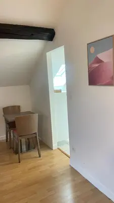 Télévision ou salle de divertissement dans l'établissement Studio 3 Apartment with Unique Cathedral View