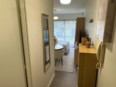 Cuisine ou kitchenette dans l'établissement Studio moderne et sécurisé