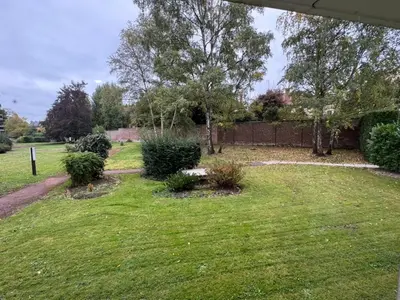 Jardin de l'établissement Studio moderne et sécurisé