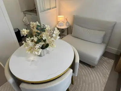 Coin salon dans l'établissement Studio moderne et sécurisé