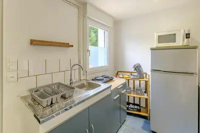 Cuisine ou kitchenette dans l'établissement Gîte de la Sambre - Gîte pour 4p
