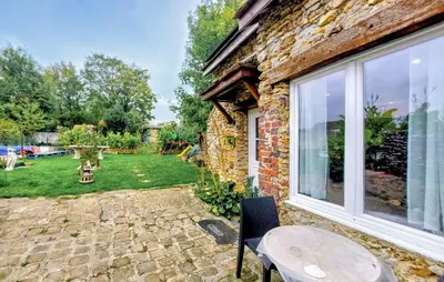 Jardin de l'établissement Nice Home In Boissy Le Châtel With Swimming Pool