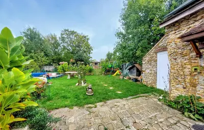 Jardin de l'établissement Nice Home In Boissy Le Châtel With Swimming Pool