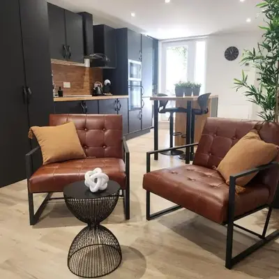 Suite R&B avec Terrasse -5 mins gare - Rue calme dans centre ville