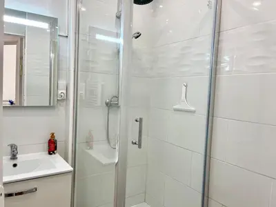 Salle de bains dans l'établissement City Break des Sacres de Reims Forum