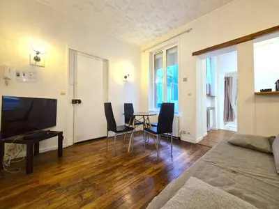 Télévision ou salle de divertissement dans l'établissement Lìsbonne - Appartement calme et agréable