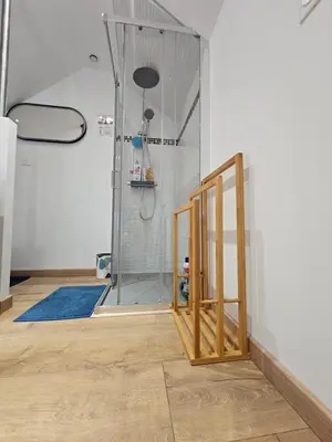 Salle de bains dans l'établissement O Cottage E Lavisse