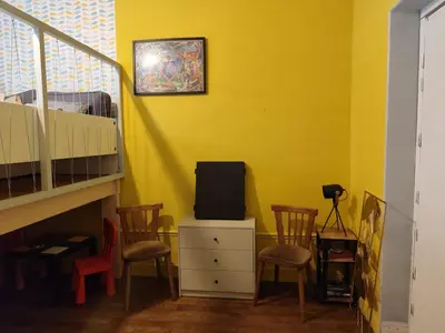 Coin salon dans l'établissement Grande maison familiale au vert