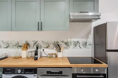 Cuisine ou kitchenette dans l'établissement Maison idéale famille, 6 pers - Disney 15 min