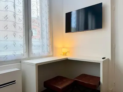 Télévision ou salle de divertissement dans l'établissement Wellness Suite Ponsardin RDC - Reims Centre